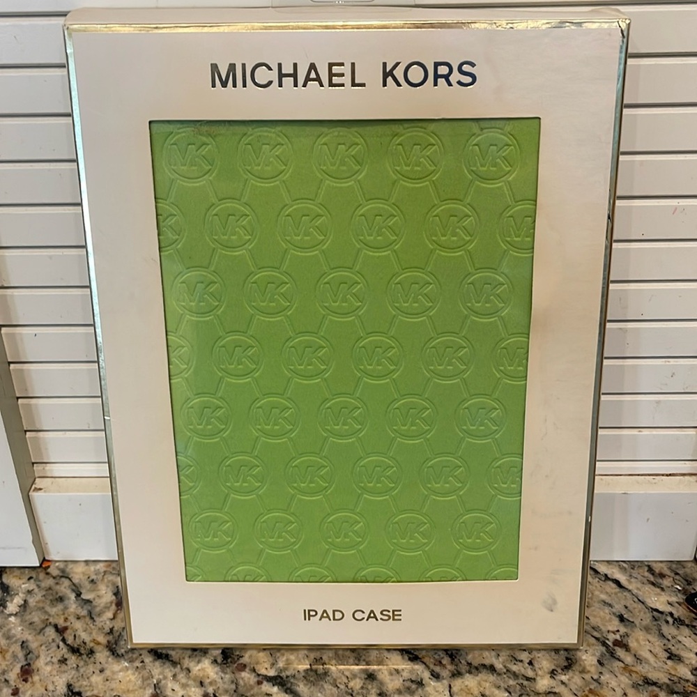 NWT Michael Kors Mono Embossed Neoprene Lime Ipad 2 Case
